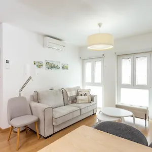 Of Principe Real Liberdade In The Heart Of With Private Parking Lisbona